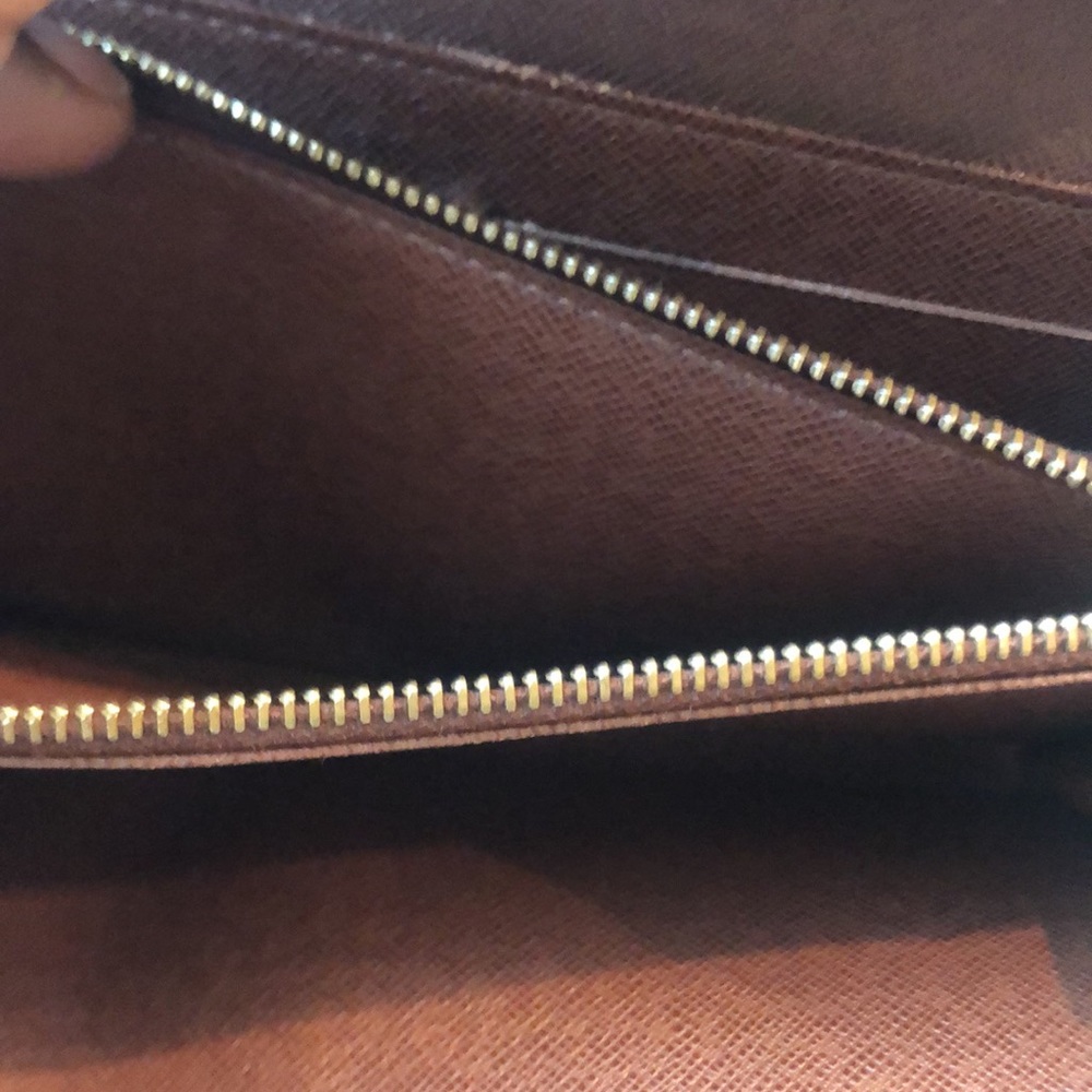 Authentic Louis Vuitton Monogram Sarah Long Wallet with Box - Picture 9 of 15